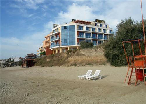 Hotel Bijou Равда Екстер'єр фото