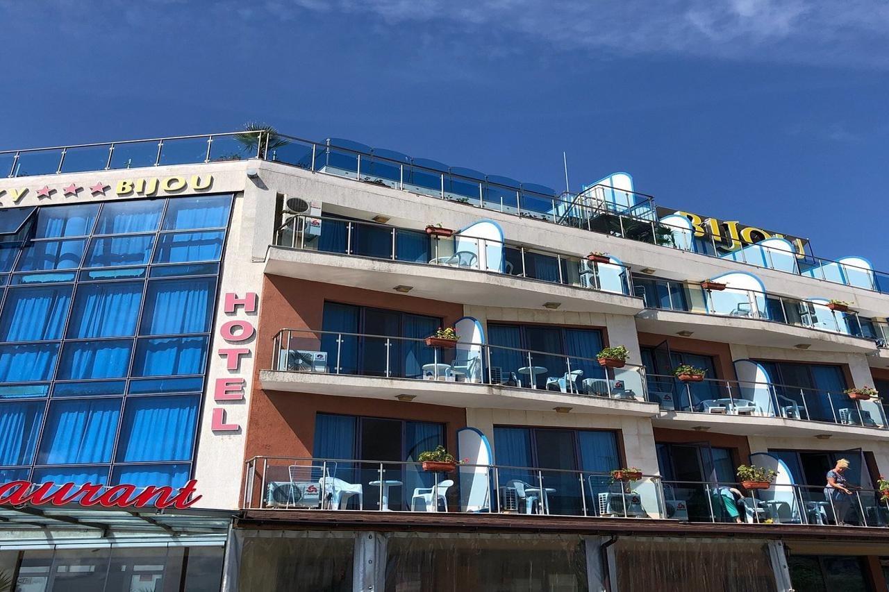Hotel Bijou Равда Екстер'єр фото
